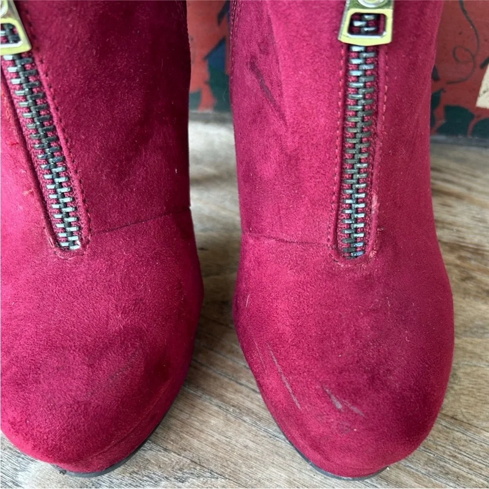 G by Guess Zip Front Heeled‎ Booties